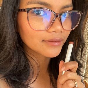 Meet your Posher, Mae